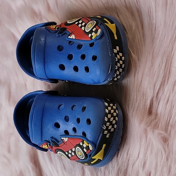 Car Crocs - Picture 2 of 7